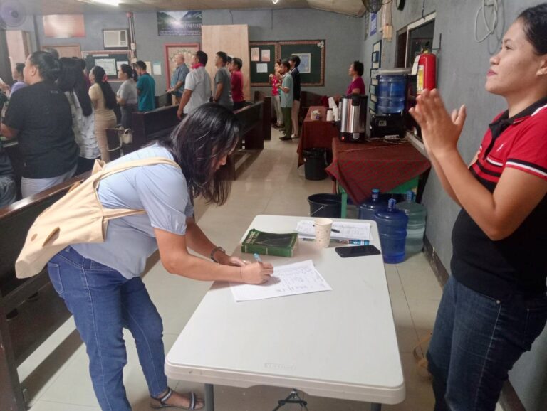 Signing in to the Cabadbaran blessing conference
